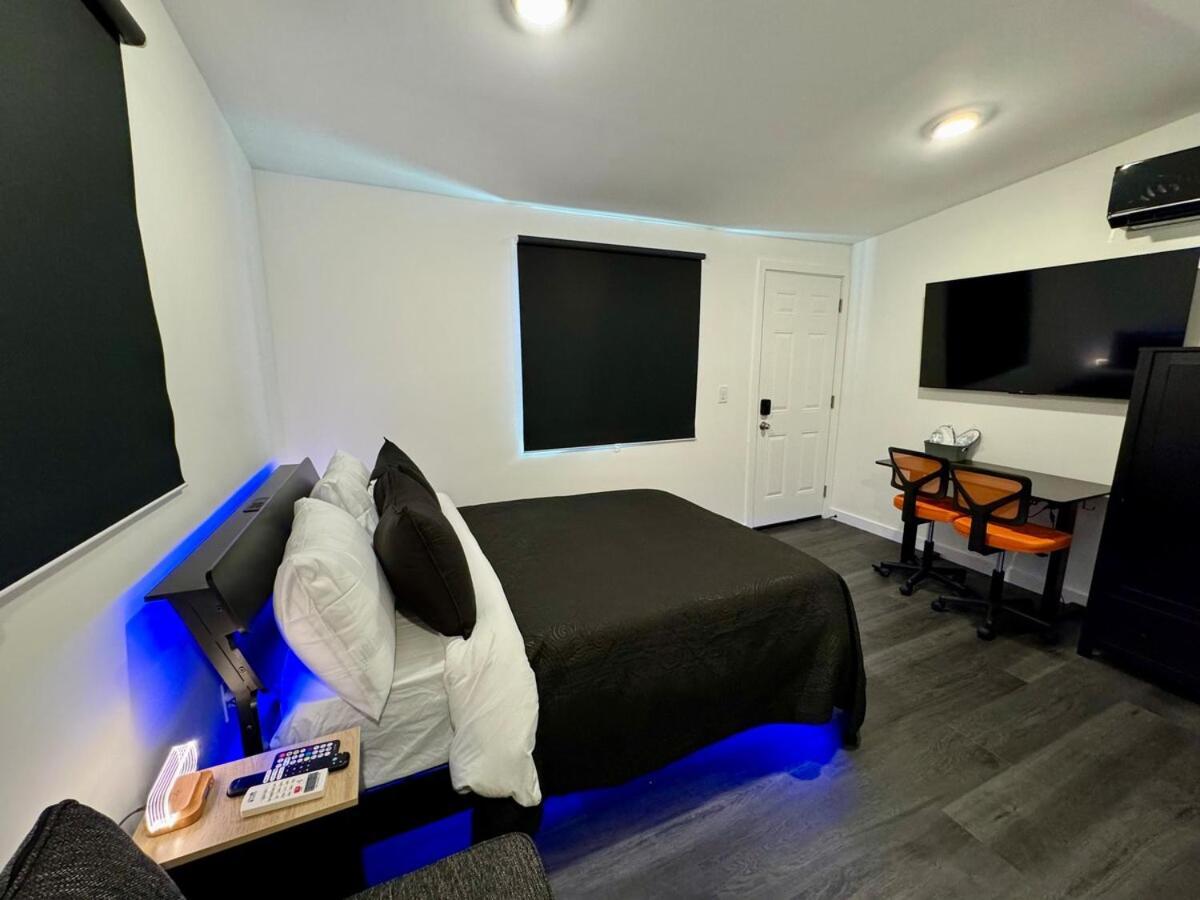 Your Downtown Cozy Studio With Backyard Unit C 凤凰城 外观 照片